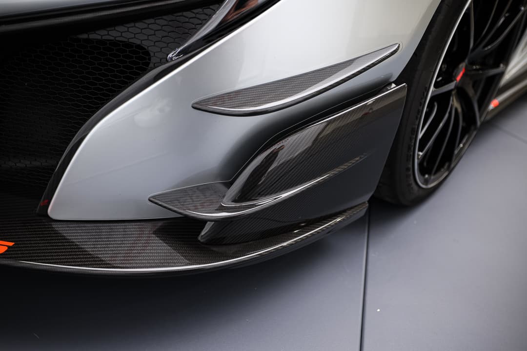 Ailette avant carbone Mclaren 688 HS MSO