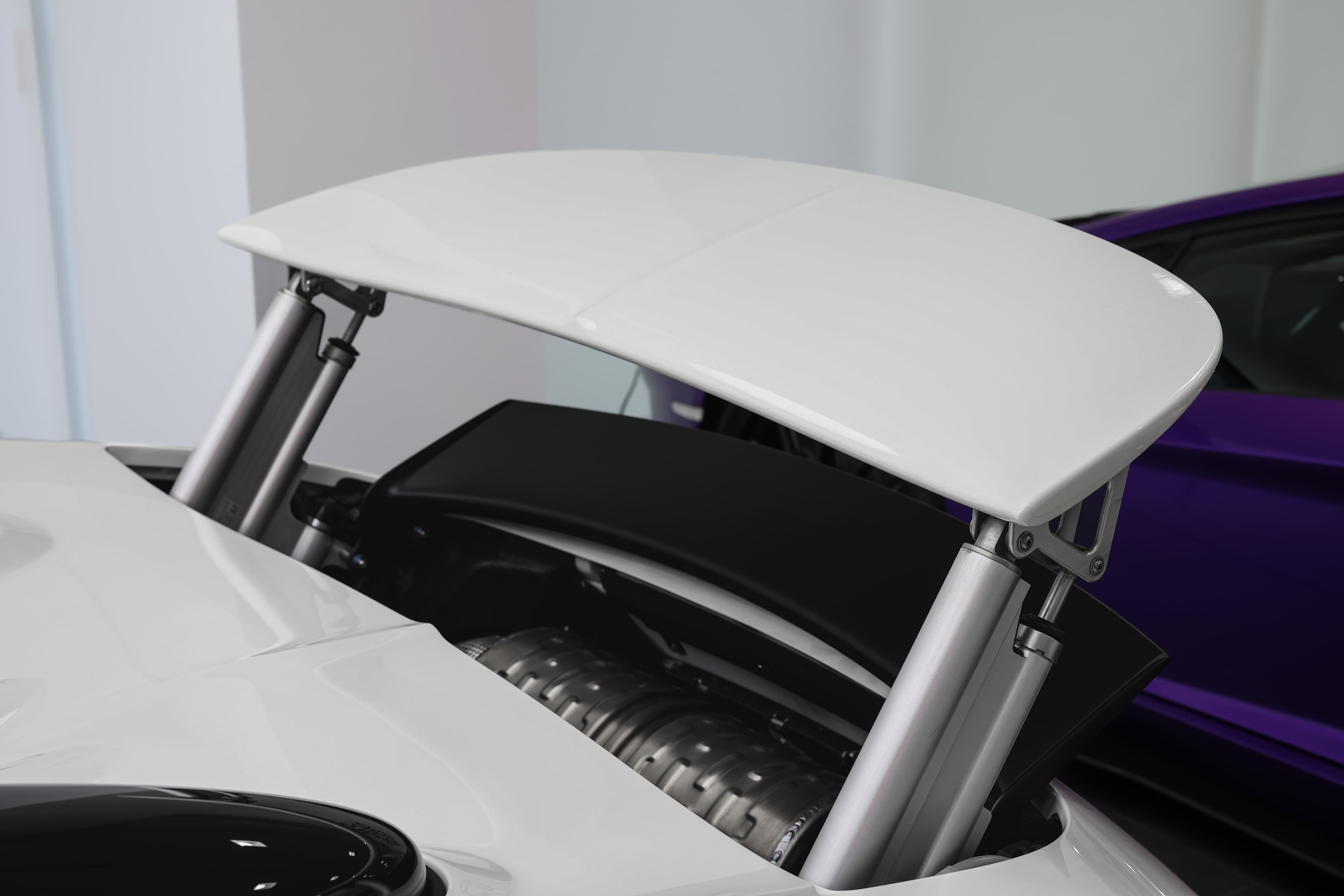 Aileron déployé de la Bugatti Veyron Gran Sport, performance aérodynamique