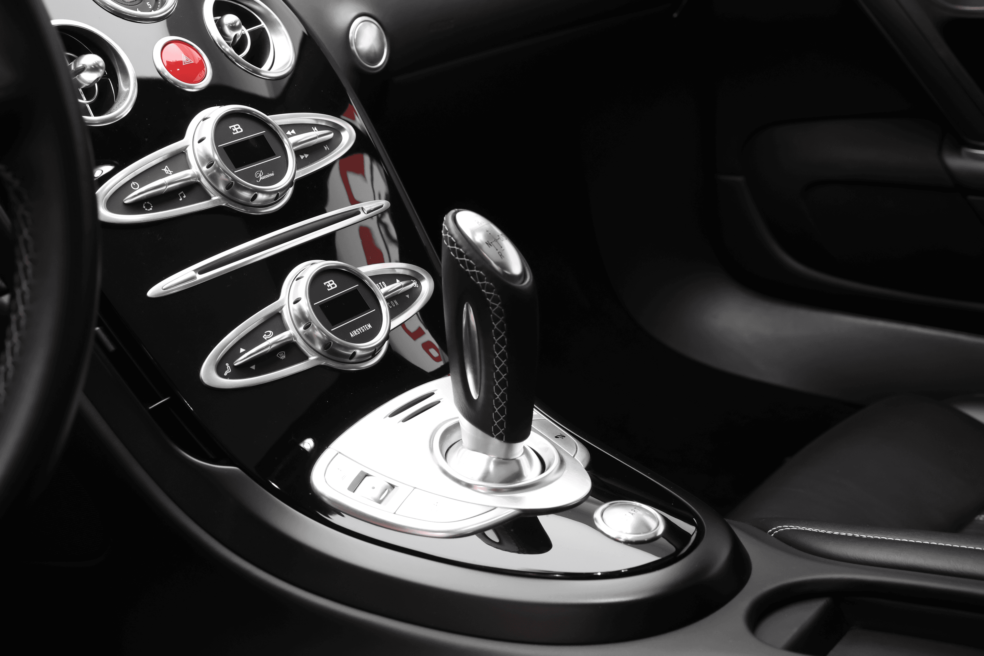 Console centrale de la Bugatti Veyron, un design moderne et fonctionnel