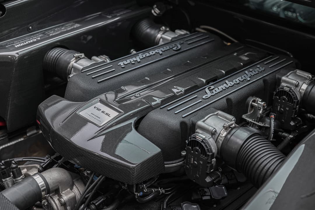 Moteur V12 de la Lamborghini Murcielago LP 640, puissance brute
